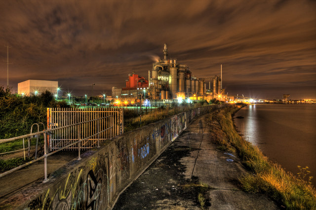 Chemical works on Thames estuary. Image: Peter Scrimshaw | Creative Commons Licence