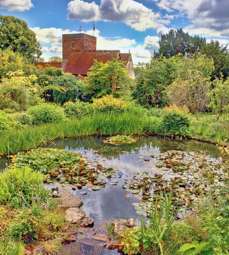 A pond in Hampshire, Southern England.  Image Anguskirk, Flickr