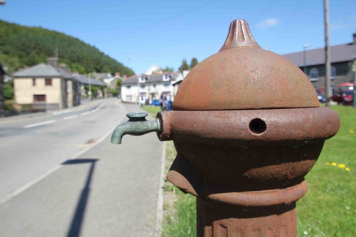 Water bubbling up from below the city streets.  Image: Hydrocitizenship
