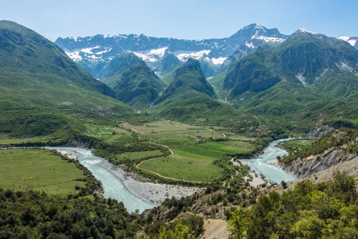 7_Vjosa upstream meander_(c) LukasTB